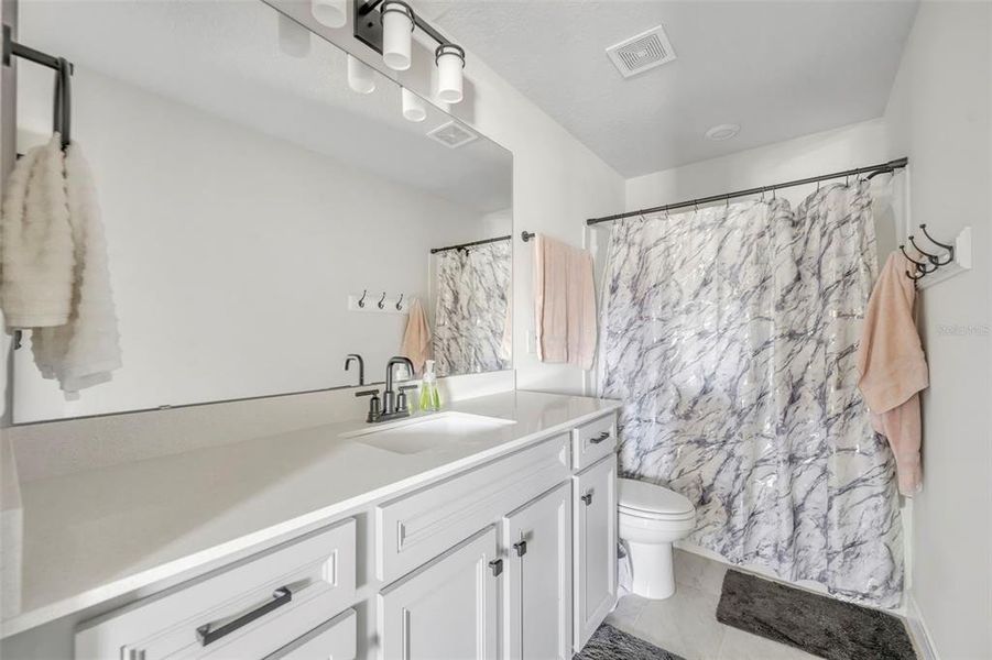 Furnished interior view inside a new home in , Clermont (Image 15).