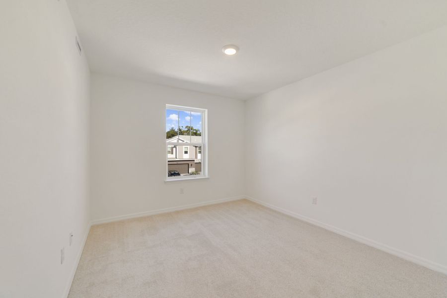 Spacious, unfurnished interior of a new home in Towns at Greenleaf, Oviedo (Image 27).