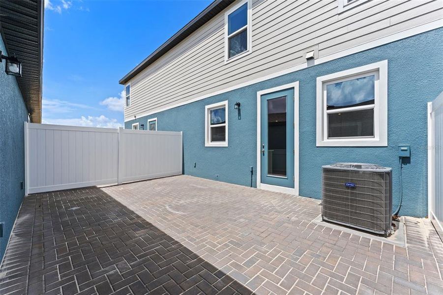 Front exterior of a new home in , Apopka, FL, highlighting curb appeal (Image 21).