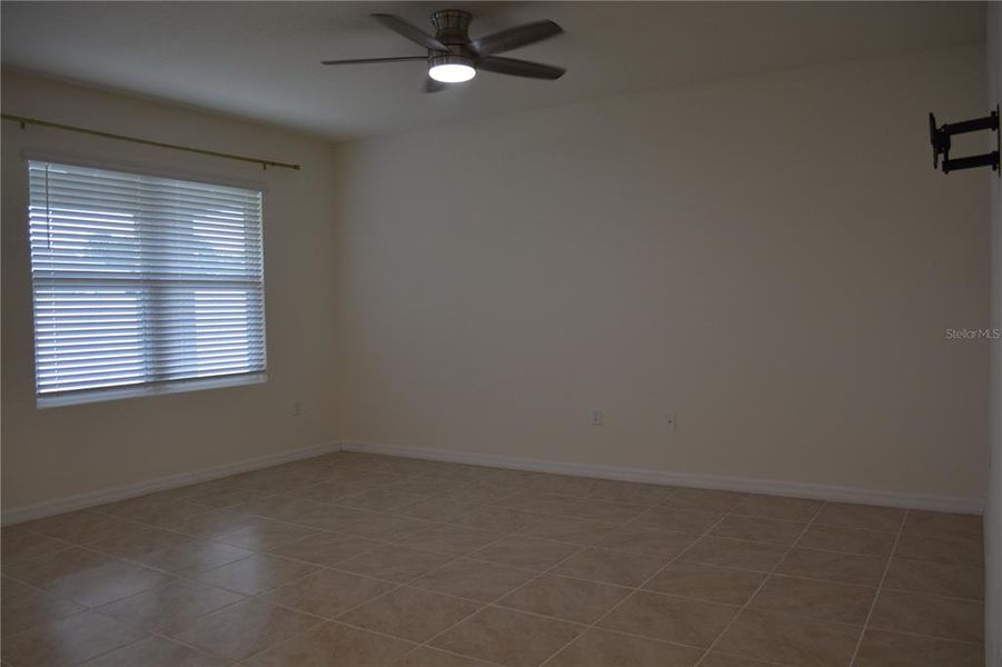 Spacious, unfurnished interior of a new home in , Lakeland (Image 11).