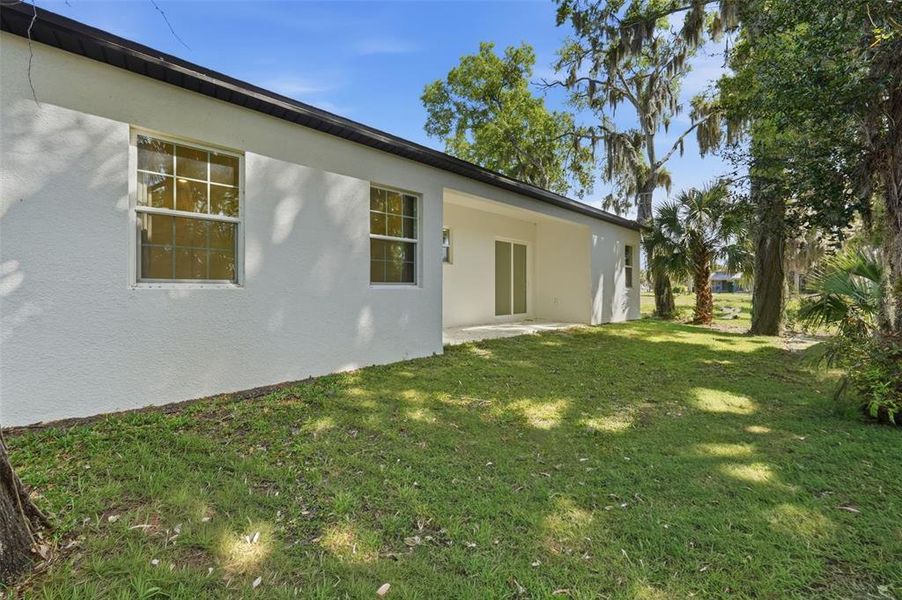 Exterior details and patio area of a home in , Eustis (Image 15).