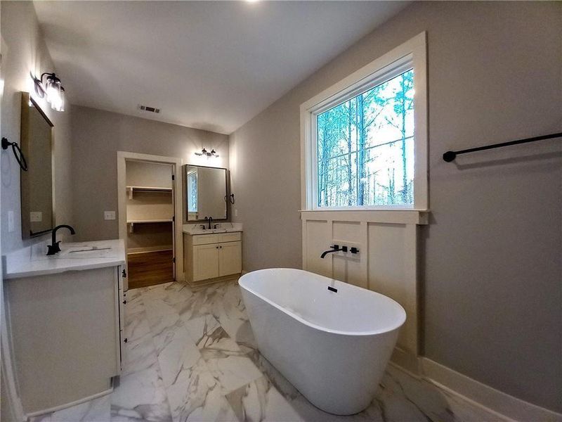 Furnished interior view inside a new home in , Temple (Image 11).