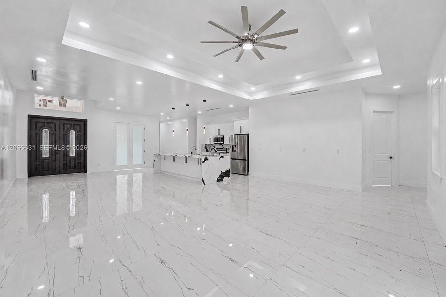 Spacious, unfurnished interior of a new home in , Lehigh Acres (Image 20).