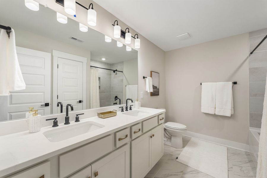 Representative furnished interior of a home built from the Savannah by Hunter Quinn Homes in Double Springs, Taylors (Image 43).