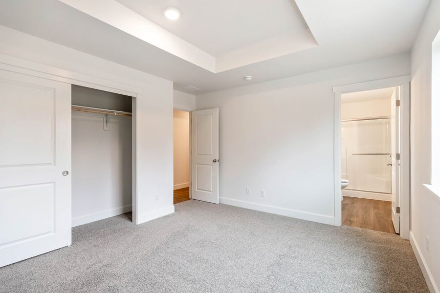 Spacious, unfurnished interior of a new home in Willowbrook, Madras (Image 21). Spacious, unfurnished interior of a new home in Willowbrook, Madras (Image 21).