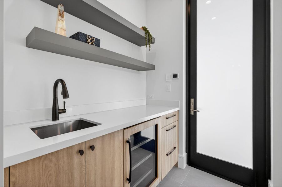 Furnished interior view inside a new home in , Fort Lauderdale (Image 40). Furnished interior view inside a new home in , Fort Lauderdale (Image 40).