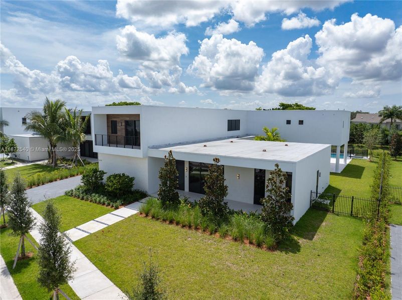 Image 73 of a home in .