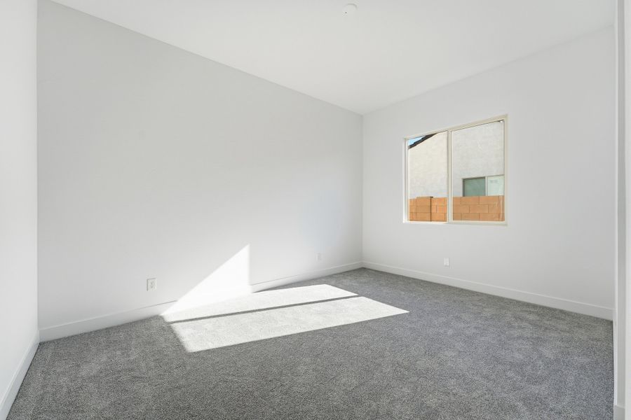 Spacious, unfurnished interior of a new home in Combs Ranch, San Tan Valley (Image 33).