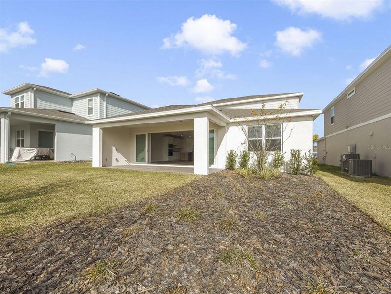 Exterior details and patio area of a home in Willow Ridge, Montverde (Image 35).