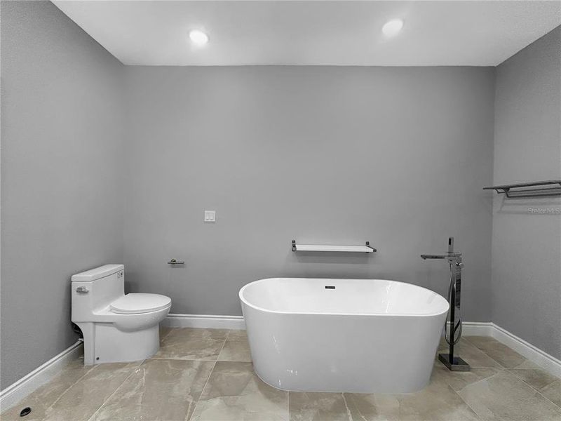 Furnished interior view inside a new home in , Davenport (Image 12).