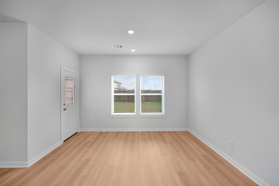 Spacious, unfurnished interior of a new home in Glendale Lakes, Arcola (Image 28).