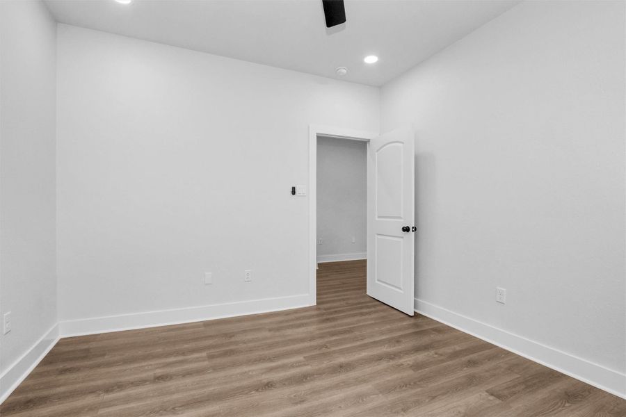 Spacious, unfurnished interior of a new home in , Houston (Image 26).