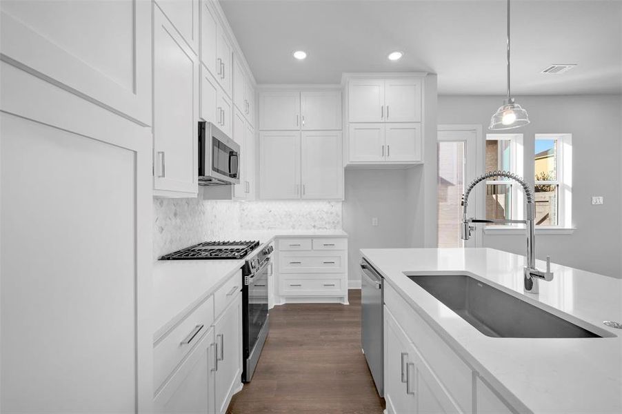 Furnished interior view inside a new home in Painted Tree Woodland West – Cottages, McKinney (Image 9).