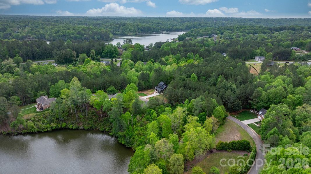 Natural landscape and outdoor views near in Hickory (Image 36). Natural landscape and outdoor views near in Hickory (Image 36).