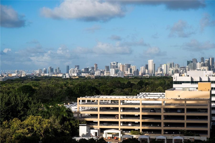 Condo located in Miami, FL showcasing its design and architecture (Image 44).