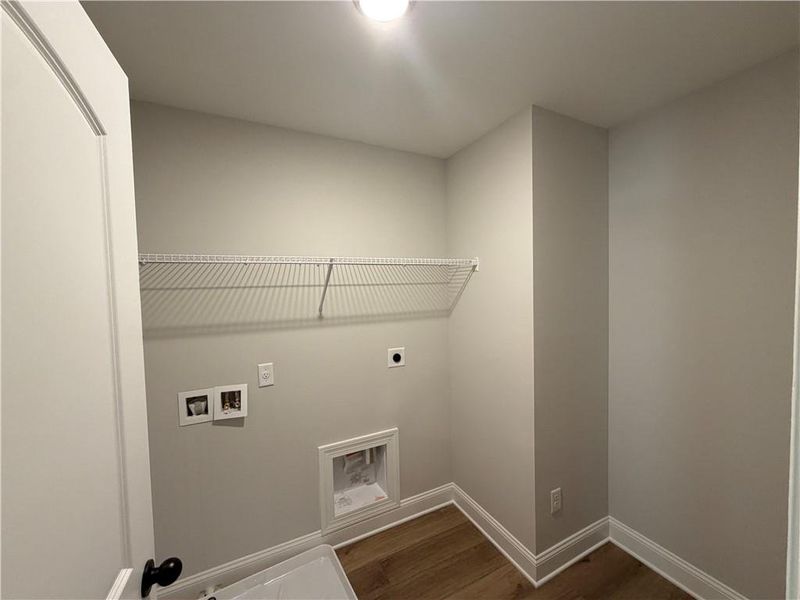 Spacious, unfurnished interior of a new home in , Dawsonville (Image 9).