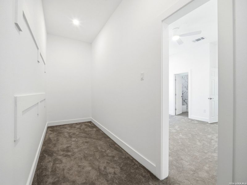 Spacious, unfurnished interior of a new home in , San Antonio (Image 14).