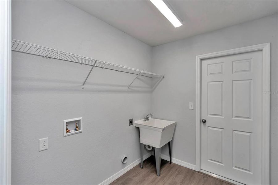 Spacious, unfurnished interior of a new home in , Ocala (Image 22).