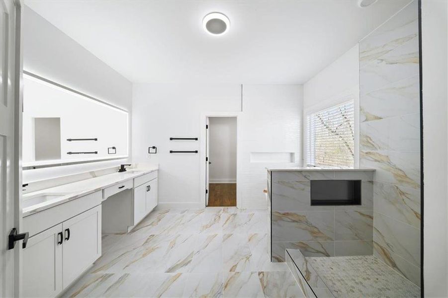 Furnished interior view inside a new home in Silvercrest Lakes, Acworth (Image 16). Furnished interior view inside a new home in Silvercrest Lakes, Acworth (Image 16).