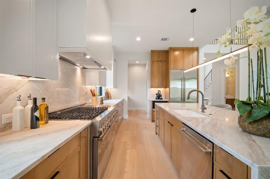Furnished interior view inside a new home in , Dallas (Image 9).