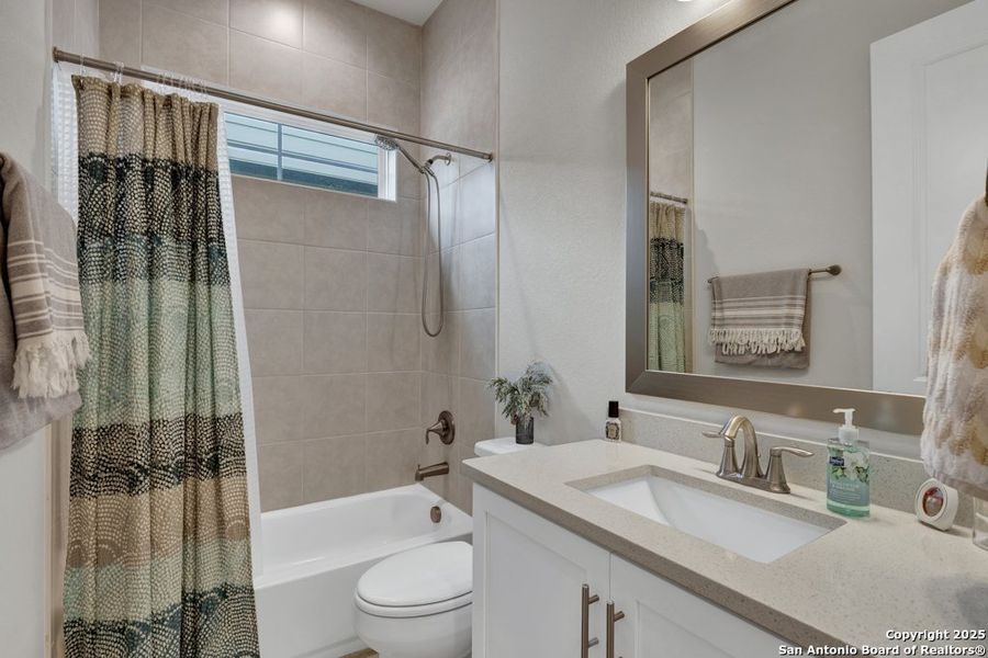 Furnished interior view inside a new home in Town Creek, New Braunfels (Image 13). Furnished interior view inside a new home in Town Creek, New Braunfels (Image 13).