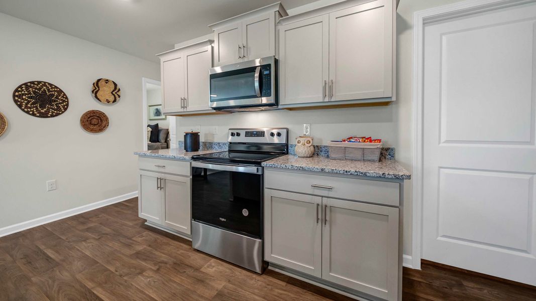 Furnished interior view inside a new home in Grand Oaks, Columbia (Image 6).