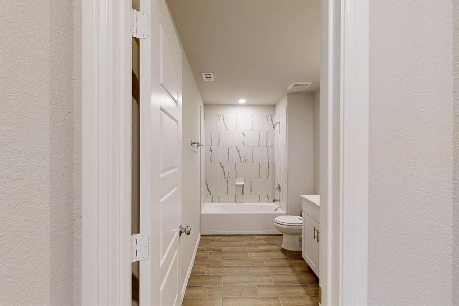 Image 40 of a home in Forest Park. Image 40 of a home in Forest Park.