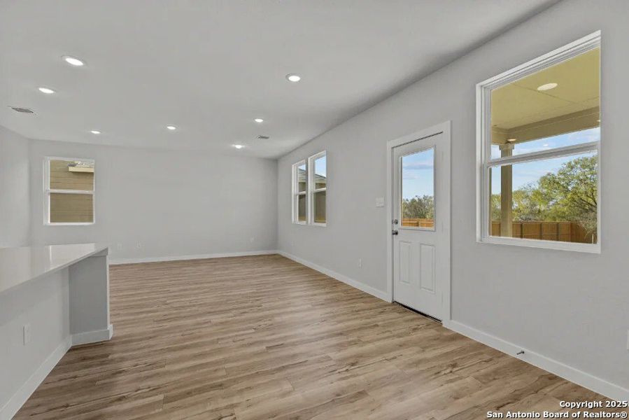 Spacious, unfurnished interior of a new home in Millican Grove, San Antonio (Image 10).