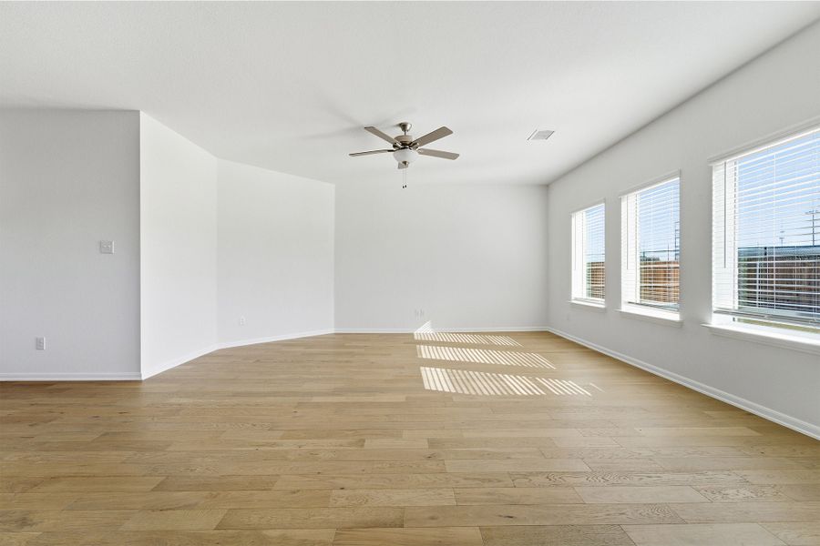 Spacious, unfurnished interior of a new home in Pebblebrook, Sherman (Image 23).