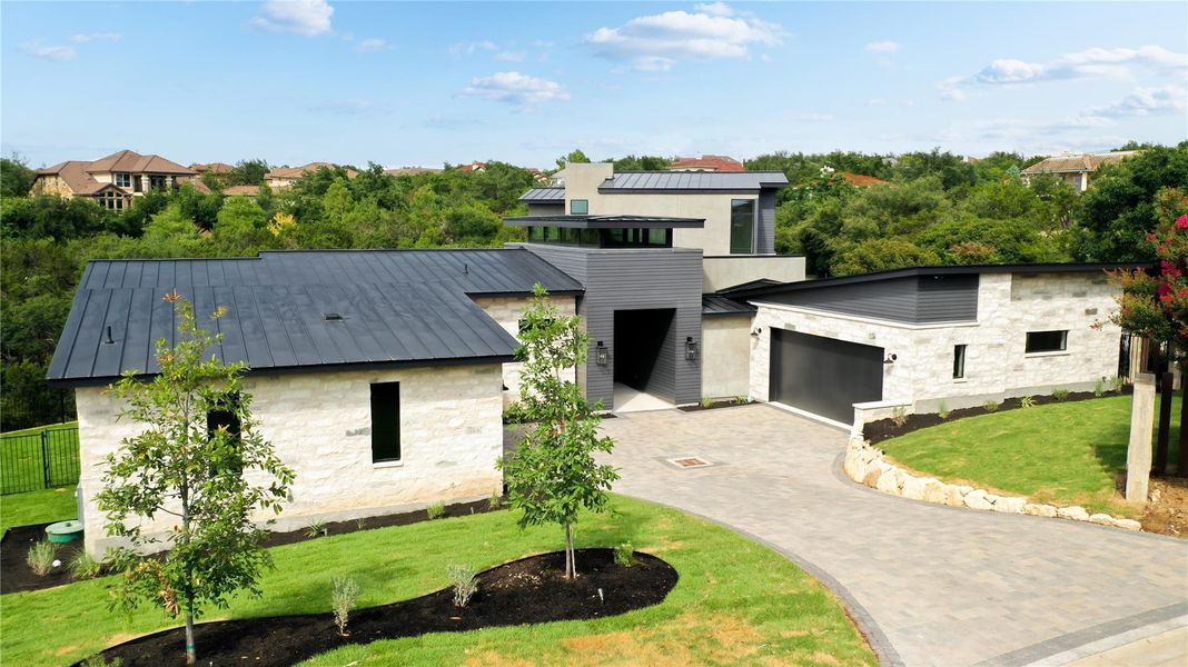 Newly Built Modern Home in Waters Edge Rough Hollow