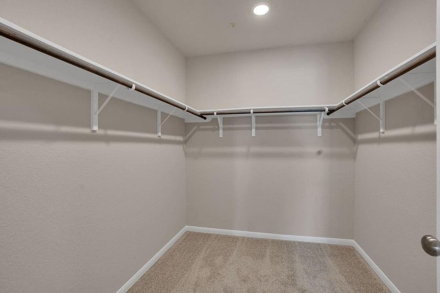 Spacious, unfurnished interior of a new home in , Texas City (Image 16).