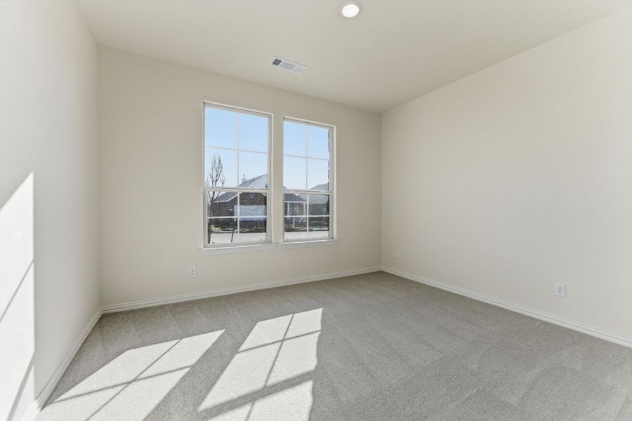 Spacious, unfurnished interior of a new home in Liberty Pointe, Gainesville (Image 12).