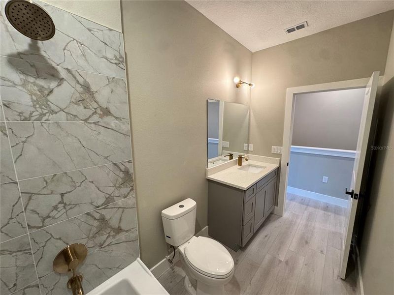 Furnished interior view inside a new home in , Gotha (Image 24).