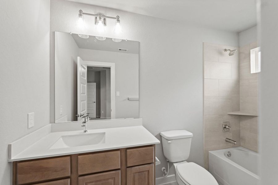 Furnished interior view inside a new home in Briarwood Crossing, Rosenberg (Image 3).