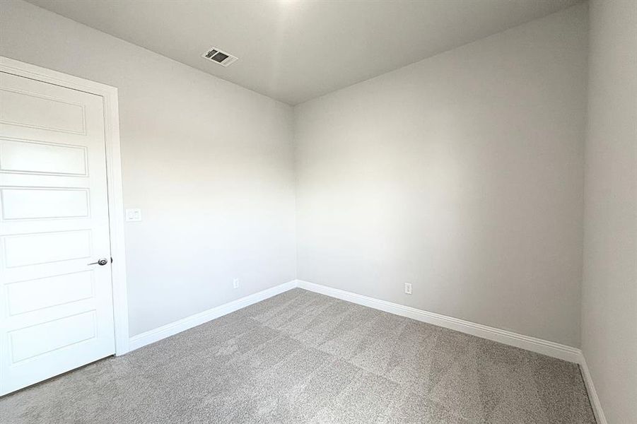 Spacious, unfurnished interior of a new home in Eagle’s Estates, Burleson (Image 14).