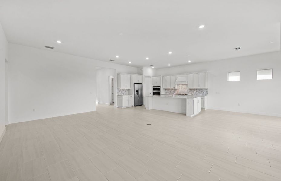 Spacious, unfurnished interior of a new home in TerraWalk at Babcock Ranch, Alva (Image 12). Spacious, unfurnished interior of a new home in TerraWalk at Babcock Ranch, Alva (Image 12).