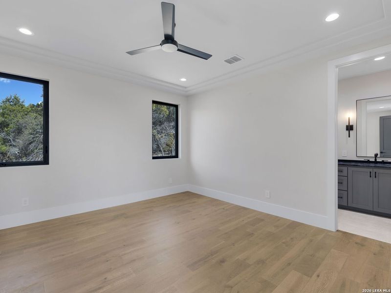 Spacious, unfurnished interior of a new home in , San Antonio (Image 24).