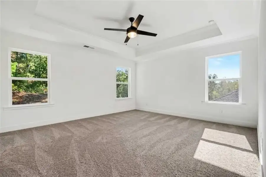 Spacious, unfurnished interior of a new home in Thunder Ridge, Dawsonville (Image 20).