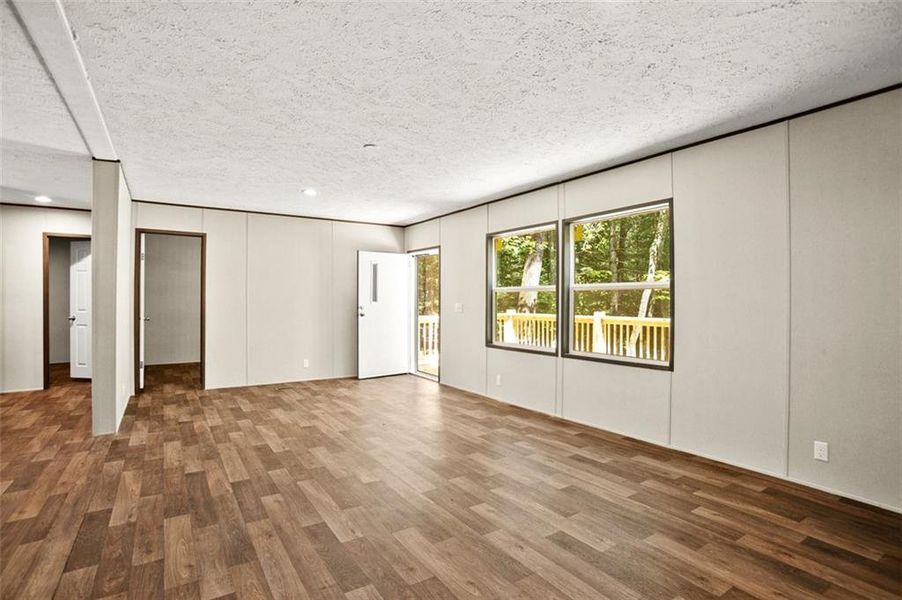 Spacious, unfurnished interior of a new home in , Ellijay (Image 11).