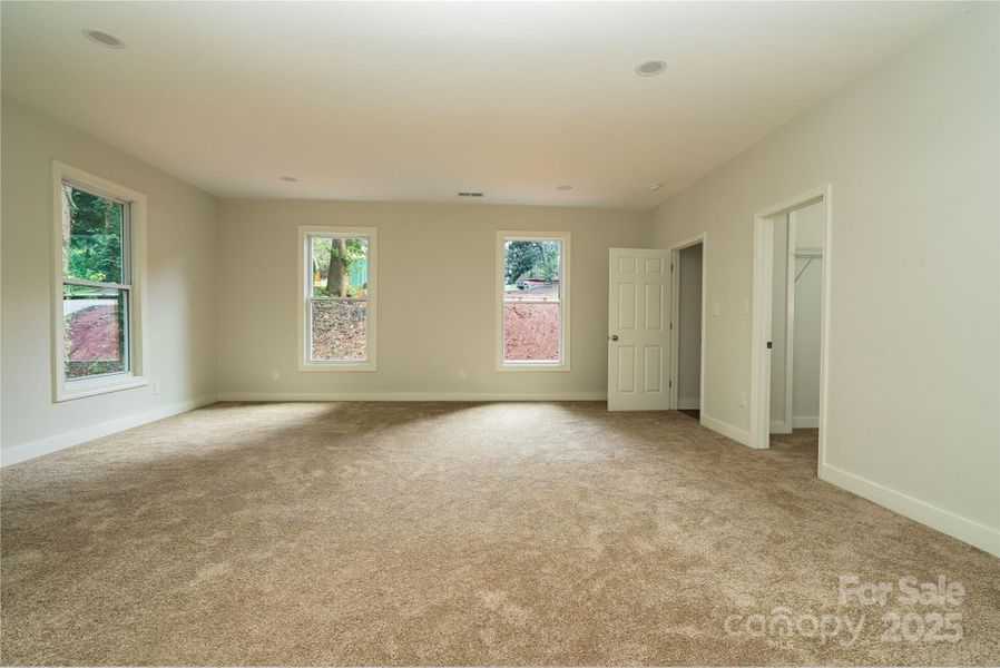Spacious, unfurnished interior of a new home in , Hickory (Image 10).