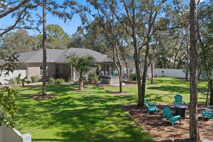 Community amenities in , Beverly Hills (Image 48). Community amenities in , Beverly Hills (Image 48).