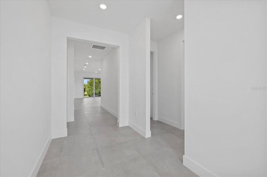 Spacious, unfurnished interior of a new home in , Punta Gorda (Image 23). Spacious, unfurnished interior of a new home in , Punta Gorda (Image 23).