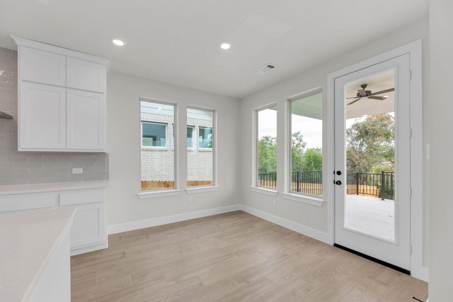 Spacious, unfurnished interior of a new home in Santa Rita Ranch, Liberty Hill (Image 33).