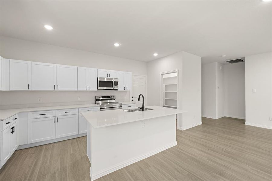 1605 Annabelle- Kitchen-3