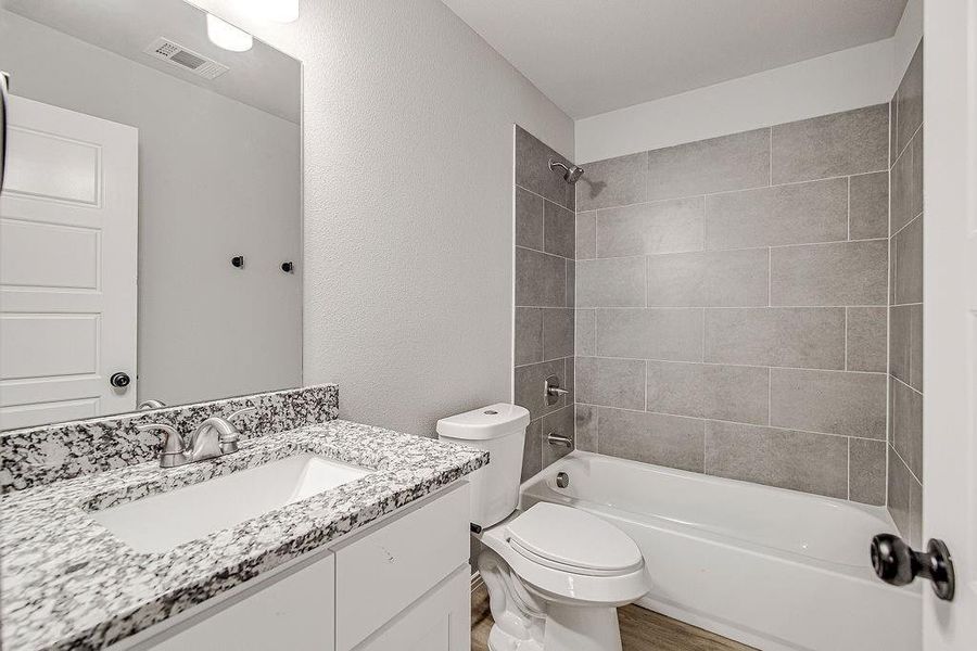 Furnished interior view inside a new home in , Fort Worth (Image 4).