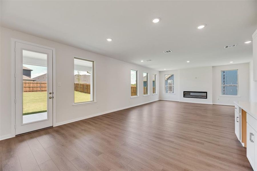 Spacious, unfurnished interior of a new home in Valencia On The Lake, Little Elm (Image 31).