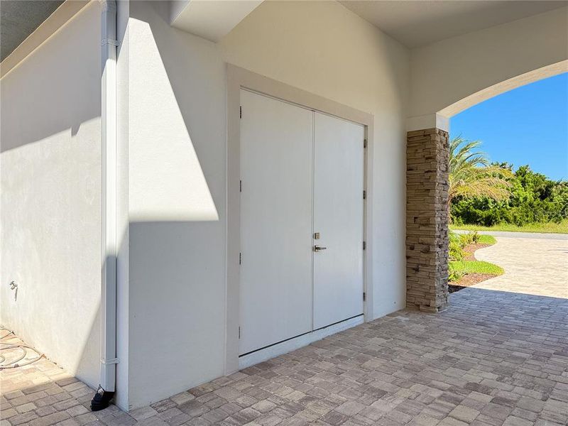 Exterior details and patio area of a home in , Palm Coast (Image 3).