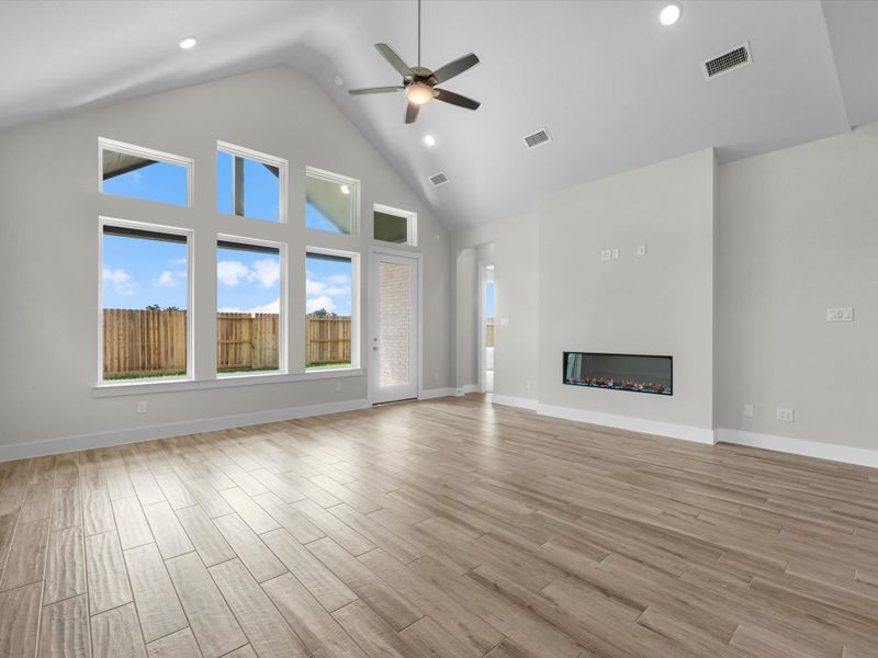 Spacious, unfurnished interior of a new home in Pecan Ridge, Fulshear (Image 13).
