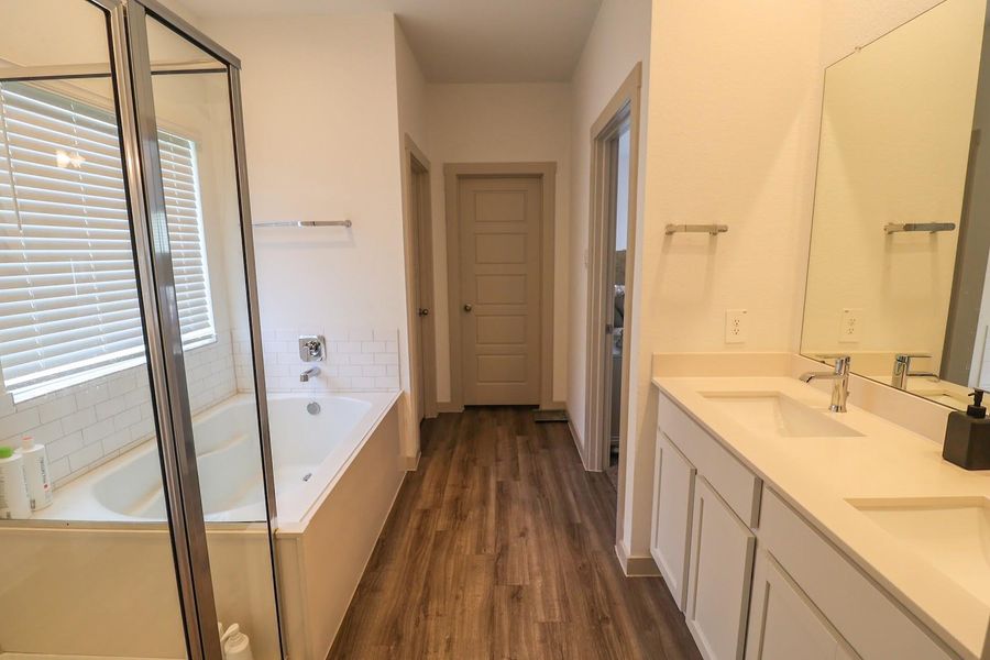 Separate shower and tub. Separate shower and tub.