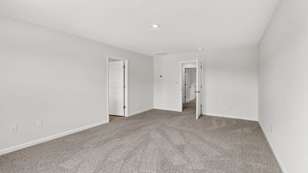 Spacious, unfurnished interior of a new home in Woodglen, Piedmont (Image 35). Spacious, unfurnished interior of a new home in Woodglen, Piedmont (Image 35).